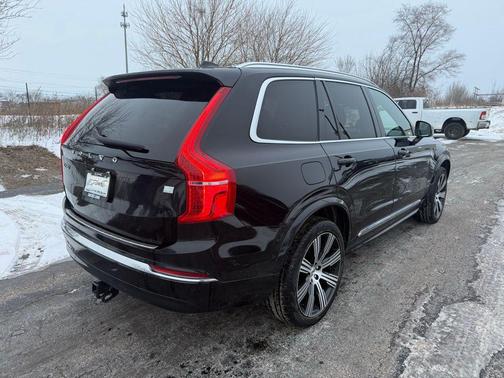 2024 Volvo XC90 Recharge Plug-In Hybrid T8 Plus Bright Theme 7-Seater