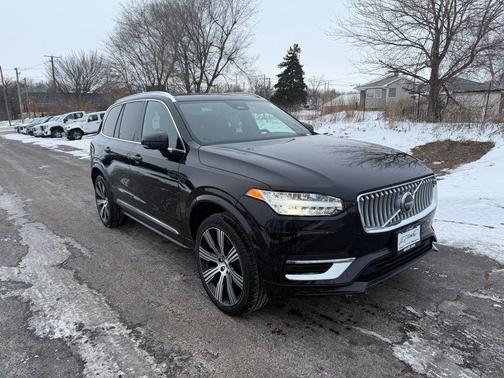 2024 Volvo XC90 Recharge Plug-In Hybrid T8 Plus Bright Theme 7-Seater