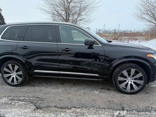 2024 Volvo XC90 Recharge Plug-In Hybrid T8 Plus Bright Theme 7-Seater