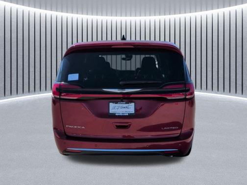 Red Hot Pearlcoat 2026 Chrysler Pacifica Limited