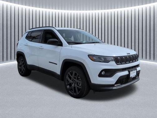 Bright White Clearcoat 2026 Jeep Compass Latitude