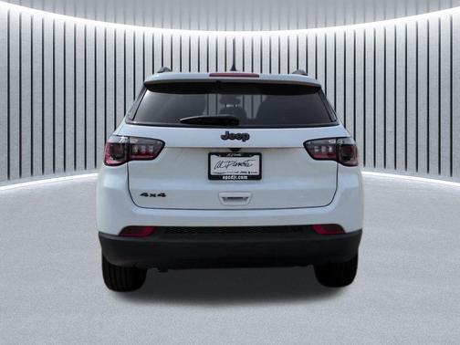 Bright White Clearcoat 2026 Jeep Compass Latitude