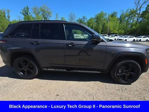 Baltic Gray Metallic Clearcoat 2024 Jeep Grand Cherokee Limited