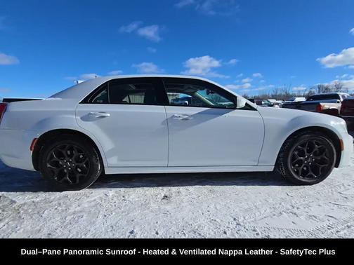 2023 Chrysler 300 Touring