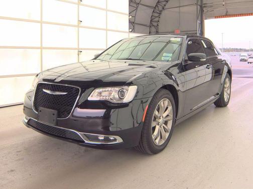 2021 Chrysler 300 Touring