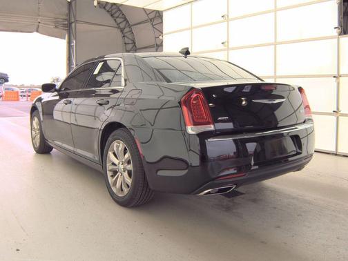2021 Chrysler 300 Touring