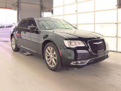 2021 Chrysler 300 Touring