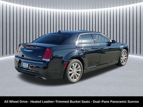 2021 Chrysler 300 Touring