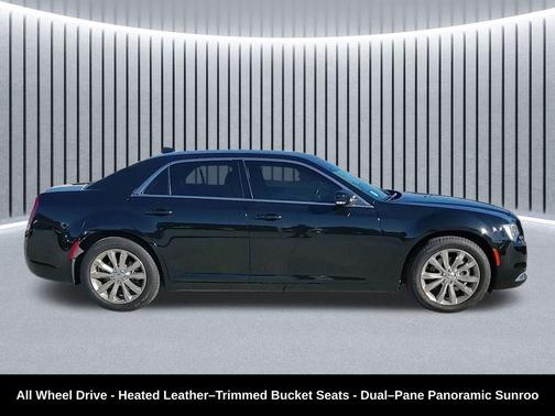 2021 Chrysler 300 Touring