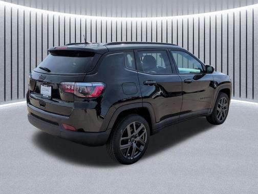 Diamond Black 2026 Jeep Compass Latitude