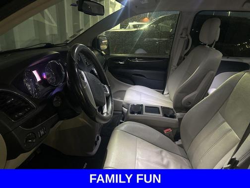 2015 Chrysler Town & Country Touring