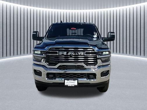2025 RAM 2500 Tradesman Crew Cab 4x4 8' Box