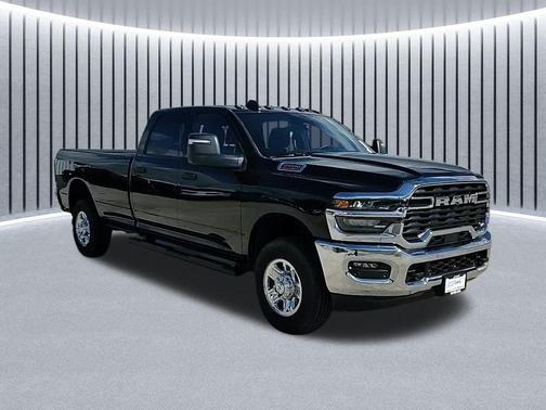 2025 RAM 2500 Tradesman Crew Cab 4x4 8' Box