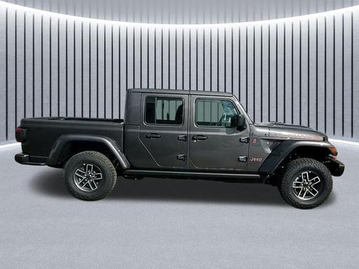 Crystal Metallic 2026 Jeep Gladiator Mojave X 4x4