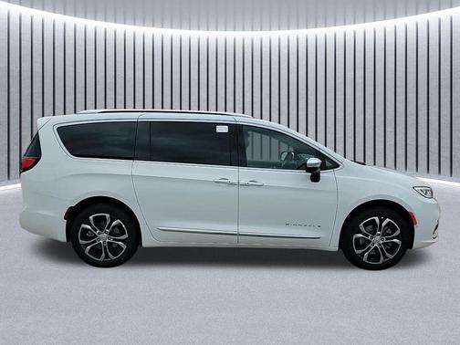 2026 Chrysler Pacifica L