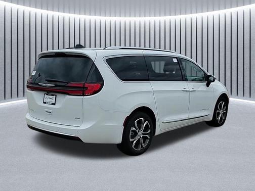 2026 Chrysler Pacifica L