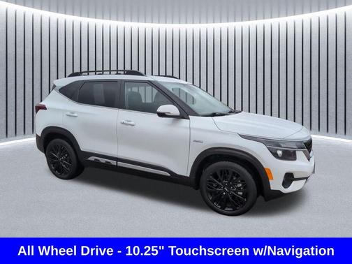 Snow White Pearl 2022 Kia Seltos Nightfall Edition