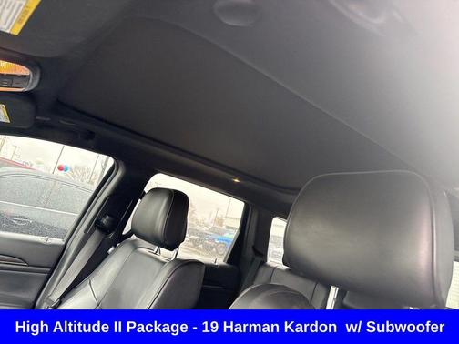 Diamond Black Crystal Pearlcoat 2018 Jeep Grand Cherokee High Altitude