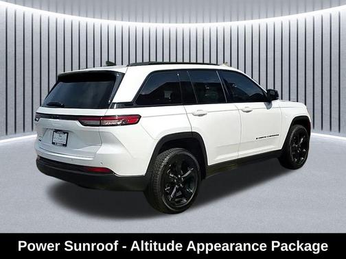 2023 Jeep Grand Cherokee Altitude
