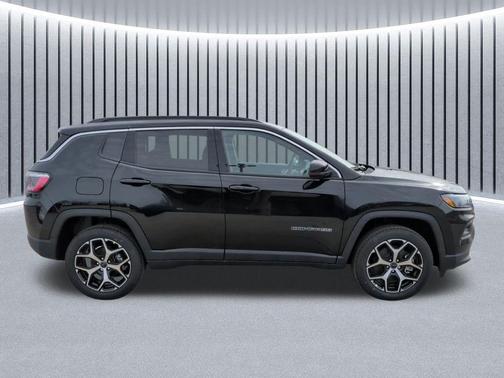 diamond black crystal pearlcoat 2026 Jeep Compass Limited