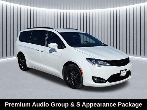 2020 Chrysler Pacifica Touring L
