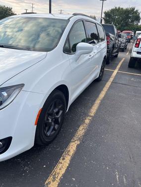 2020 Chrysler Pacifica Touring L
