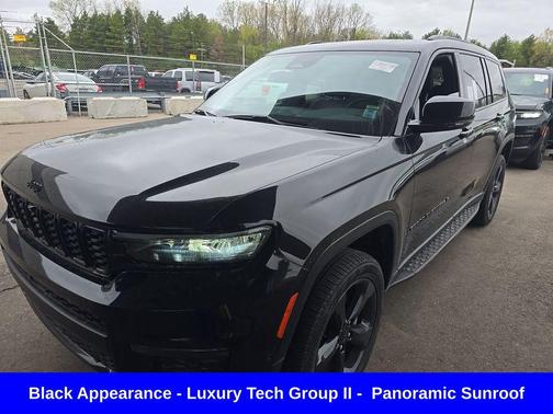 Diamond Black Crystal Pearlcoat 2024 Jeep Grand Cherokee L Limited