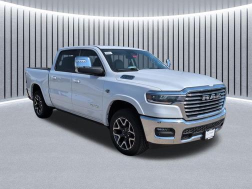 Ivory White Tri-Coat Pearlcoat 2026 RAM 1500 Laramie