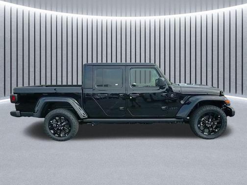 2025 Jeep Gladiator Nighthawk