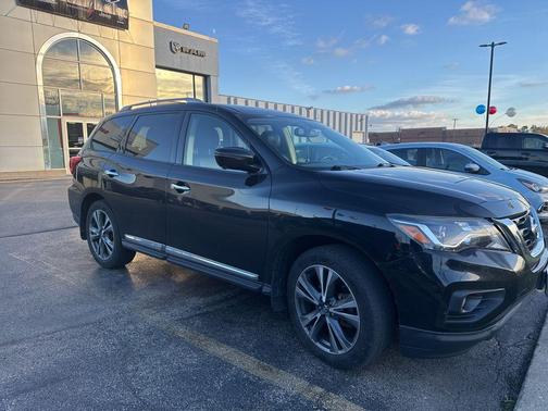 2017 Nissan Pathfinder Platinum