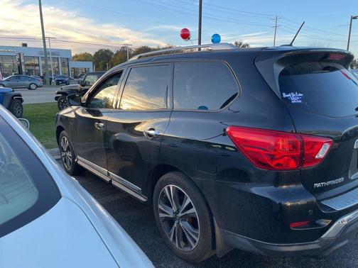 2017 Nissan Pathfinder Platinum