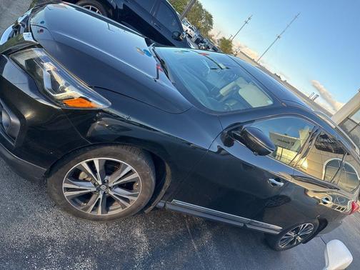 2017 Nissan Pathfinder Platinum