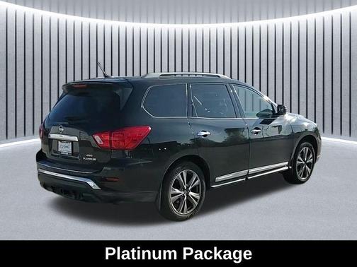2017 Nissan Pathfinder Platinum