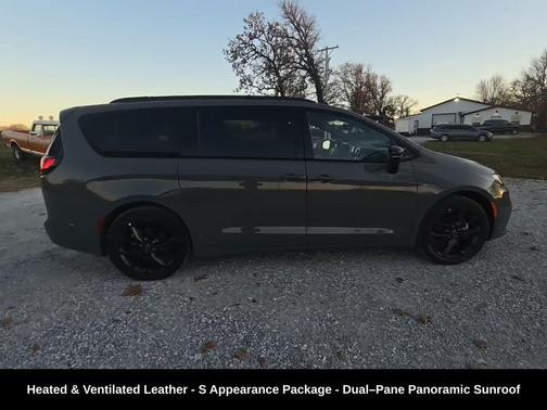 2025 Chrysler Pacifica Limited