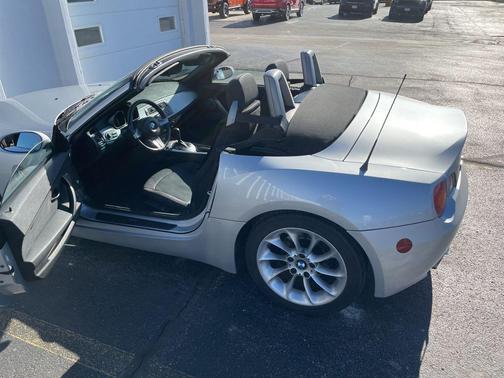 2003 BMW Z4 2.5i Roadster