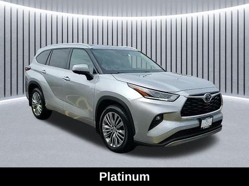 2023 Toyota Highlander Platinum