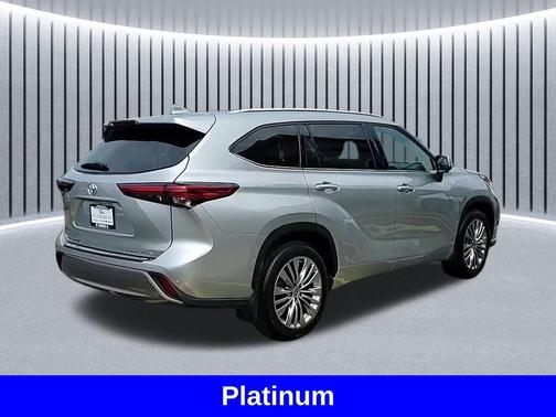 2023 Toyota Highlander Platinum