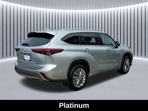 2023 Toyota Highlander Platinum