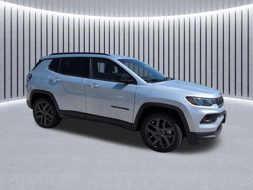 silver zynith metallic clearcoat 2026 Jeep Compass Latitude