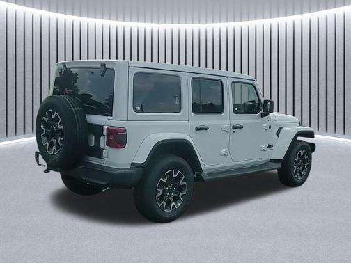 2025 Jeep Wrangler 4-Door Sahara 4x4