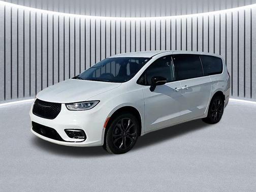 2026 Chrysler Pacifica L