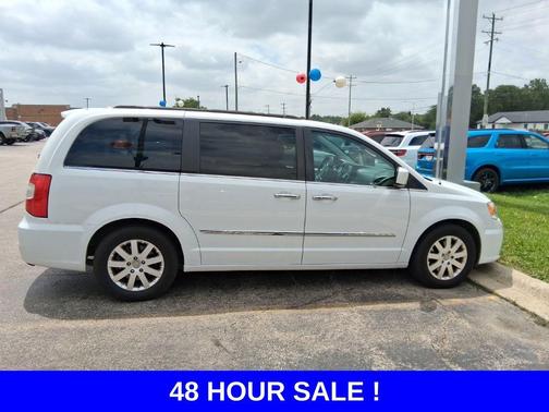 Bright White Clearcoat 2015 Chrysler Town & Country Touring