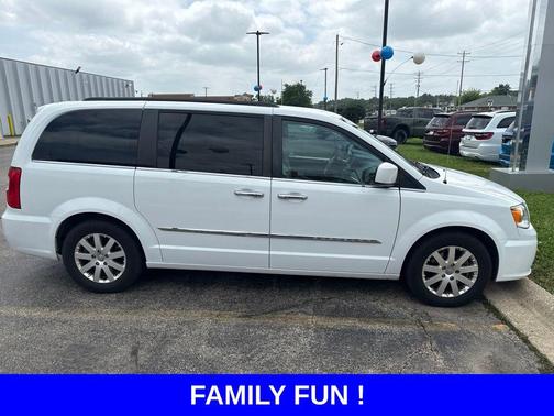 Bright White Clearcoat 2015 Chrysler Town & Country Touring