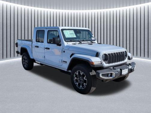 Bright White Clearcoat 2026 Jeep Gladiator Sahara 4x4