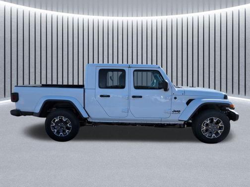 Bright White Clearcoat 2026 Jeep Gladiator Sahara 4x4