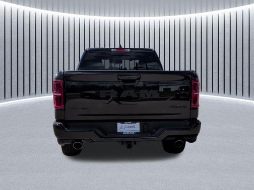 Diamond Black Crystal Pearlcoat 2026 RAM 1500 Limited