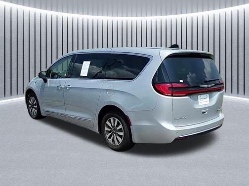 2023 Chrysler Pacifica Hybrid Limited