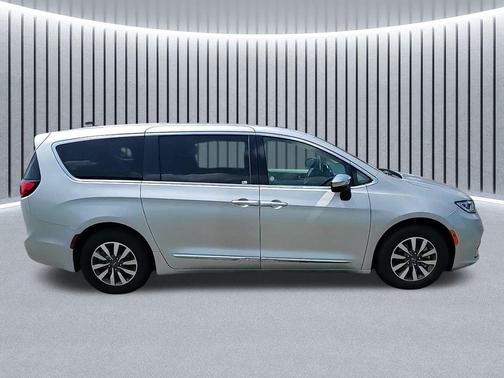 2023 Chrysler Pacifica Hybrid Limited