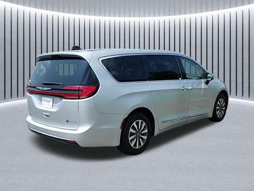 2023 Chrysler Pacifica Hybrid Limited