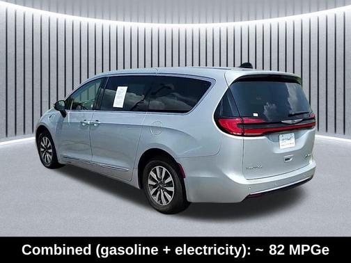 2023 Chrysler Pacifica Hybrid Limited